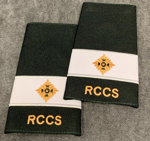 Slip-on with gold RCCS embroidered text and embroidered officer cadet rank.
