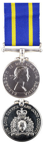 Front and back face of the silver RCMP long service medal, also shown is the blue and yellow ribbon.