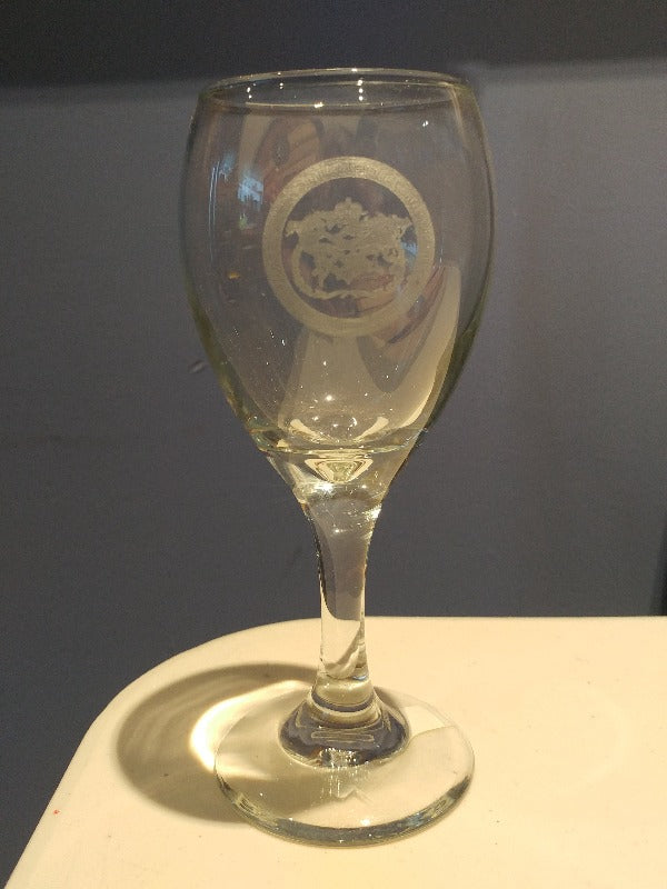 8 oz wine glass - PSTC Crest