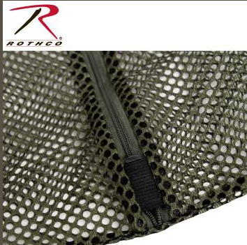 Close-up of the zipper for the mesh laundry bag.